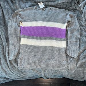 red queen gray whit and purple sweater size small